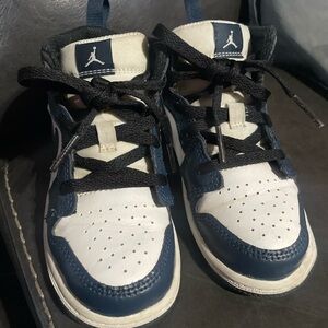 Like new  Jordan ones, navy blue and white size 9c.